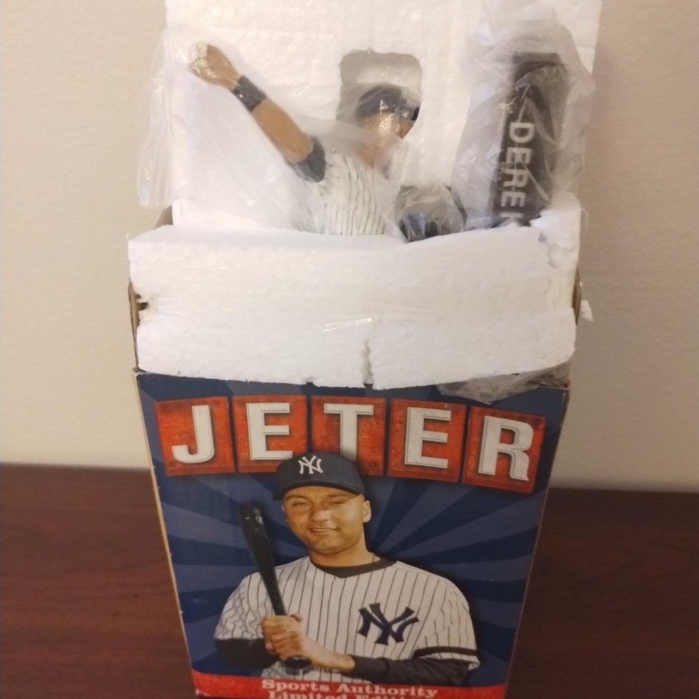 Yankees Derek Jeter - Sports Authority Limited Edition Figurine